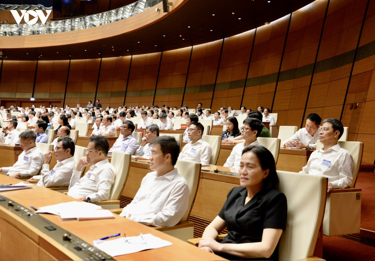 9-tbt-to-lam-can-bo-ban-bi-thu-quan-ly-8.jpg