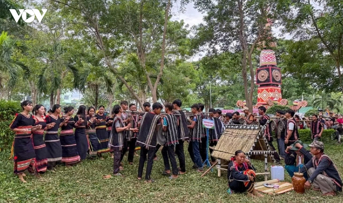 ba-con-cac-dan-toc-o-cheo-reo-doan-ket-xay-dung-cuoc-song-moi-khoi-phuc-nhieu-net-dep-van-hoa.jpg