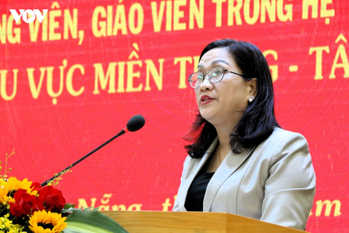 ba-dinh-thi-mai-pho-truong-ban-tuyen-giao-va-dan-van-trung-uong.jpg
