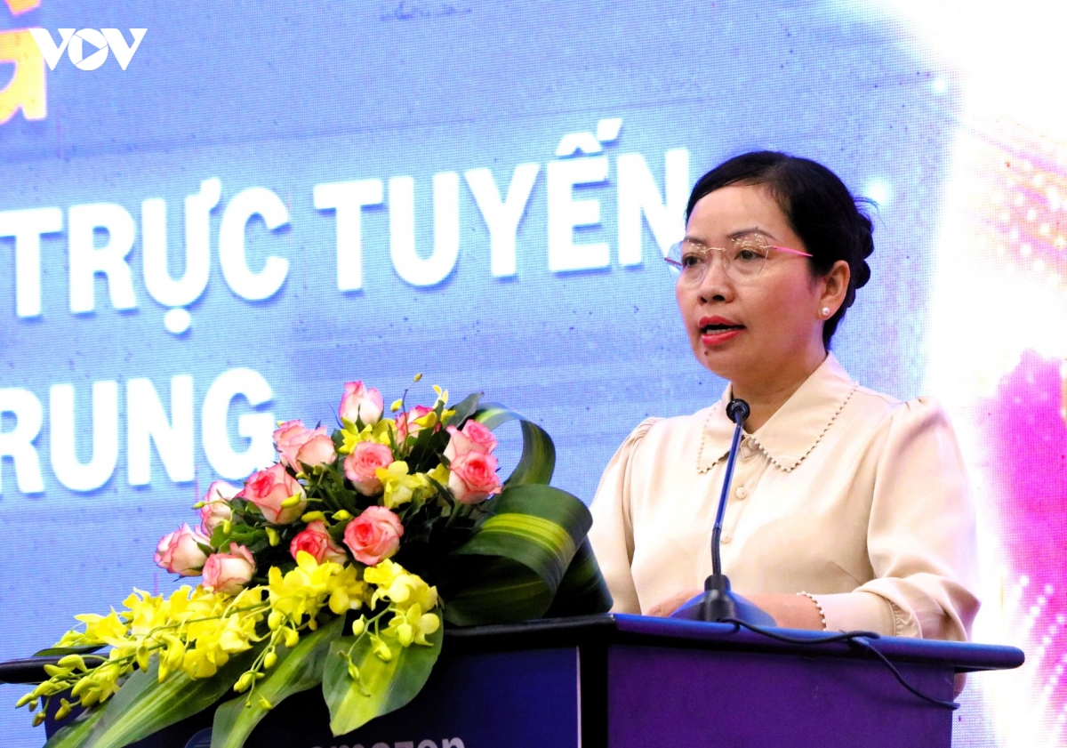 ba-le-thi-kim-phuong-giam-doc-so-cong-thuong-thanh-pho-da-nang-phat-bieu-tai-hoi-thao.jpg