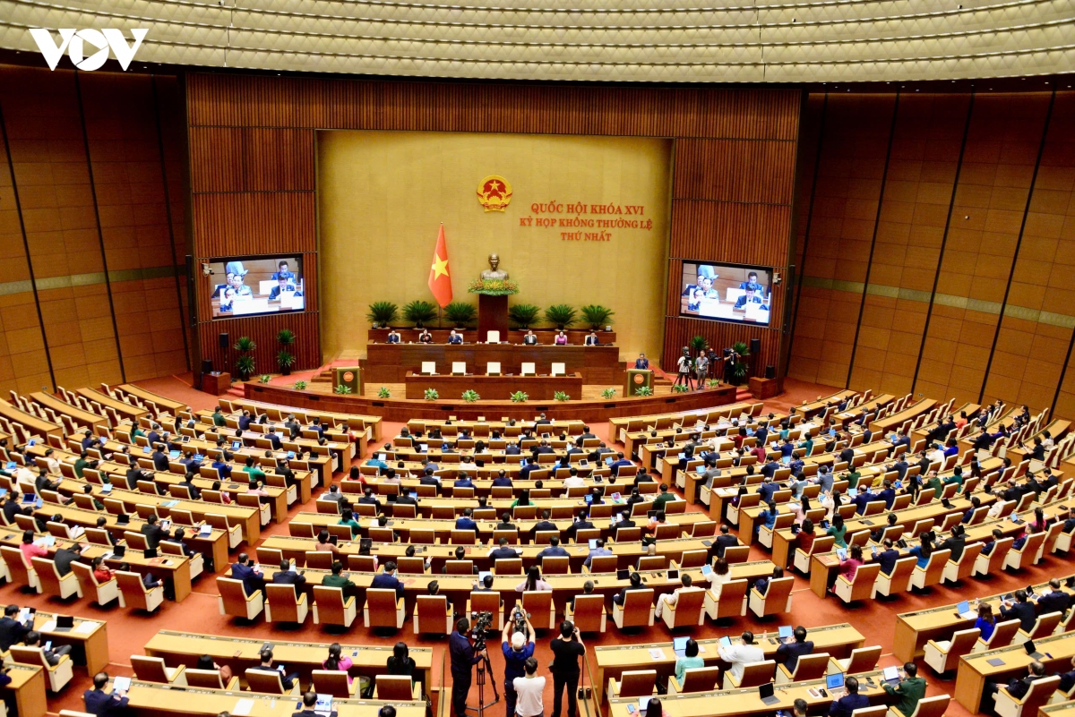 be-mac-ky-hop-khong-thuong-le-lan-thu-nhat-3.jpg