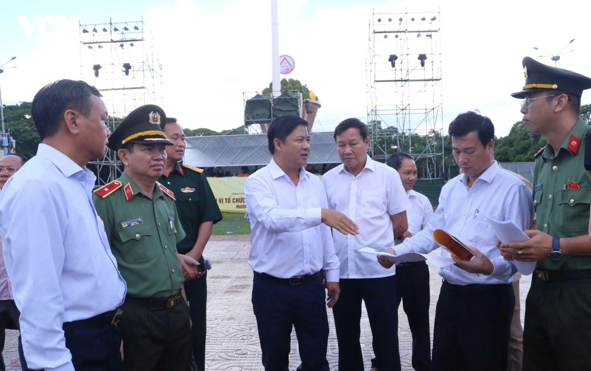 bt-tinh-uy-kiem-tra-.jpg