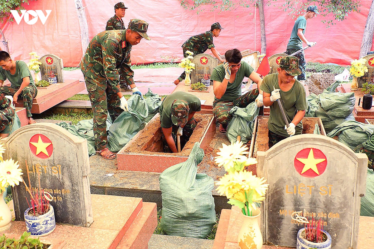 cac-can-bo-chien-si-tai-dien-bien-dang-thuc-hien-nhiem-vu-bang-menh-lenh-tu-trai-tim.jpg