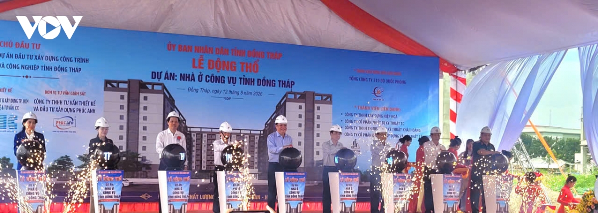 cac-dai-bieu-thuc-hien-nghi-thuc-dong-tho-du-an.jpg