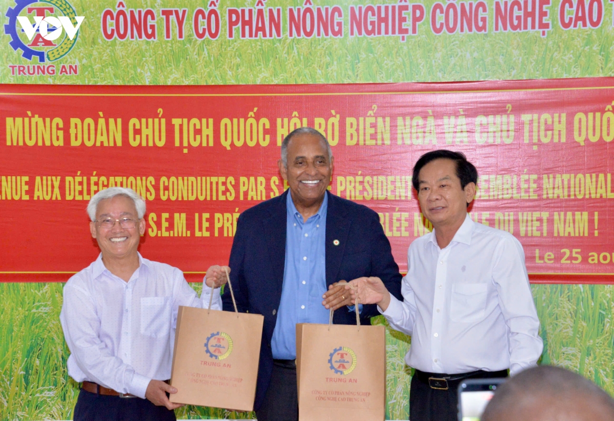 chu-tich-qh-6-.jpg