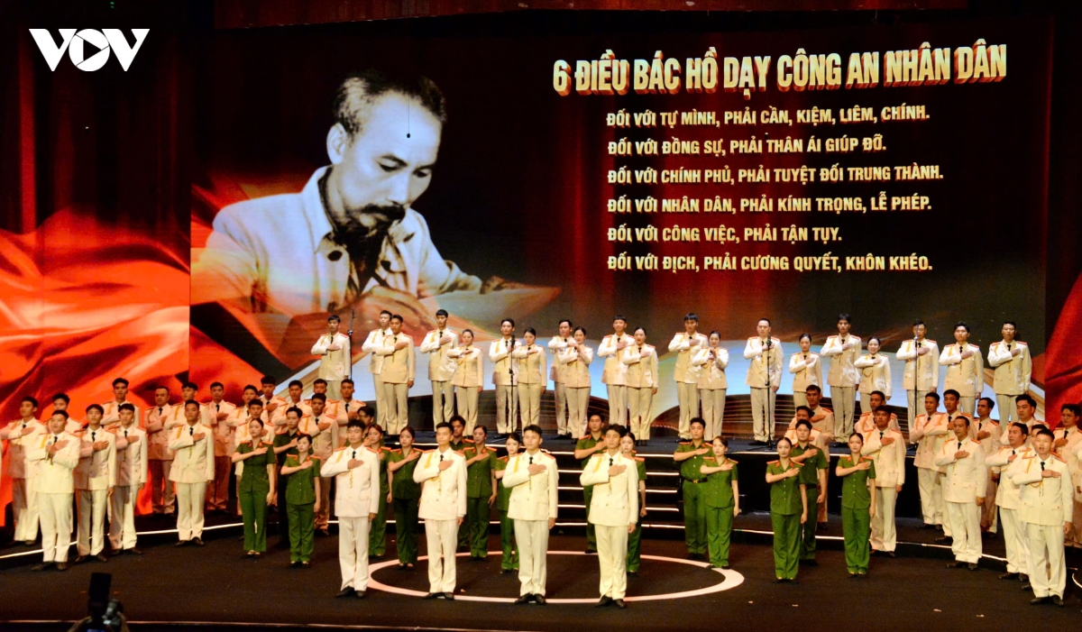 chu-tich-quoc-hoi-du-le-70-nam-ngay-truyen-thong-canh-sat-kinh-te-3.jpg