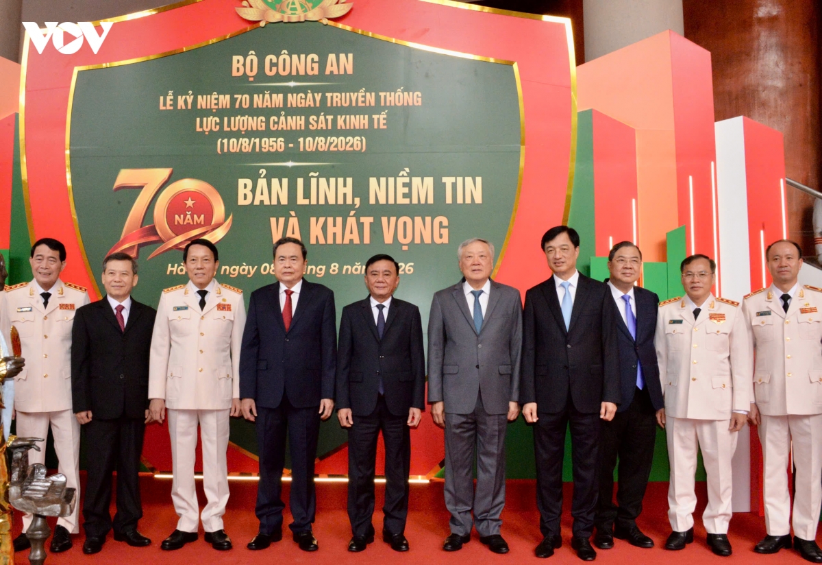 chu-tich-quoc-hoi-du-le-70-nam-ngay-truyen-thong-canh-sat-kinh-te-6.jpg