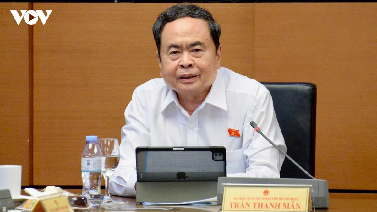 chu-tich-quoc-hoi-tran-thanh-man-thao-luan-to.jpg