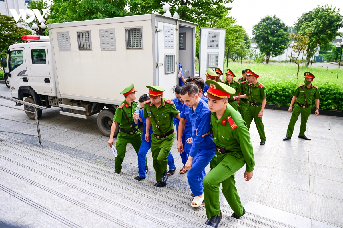 cuu-thu-truong-2.jpg