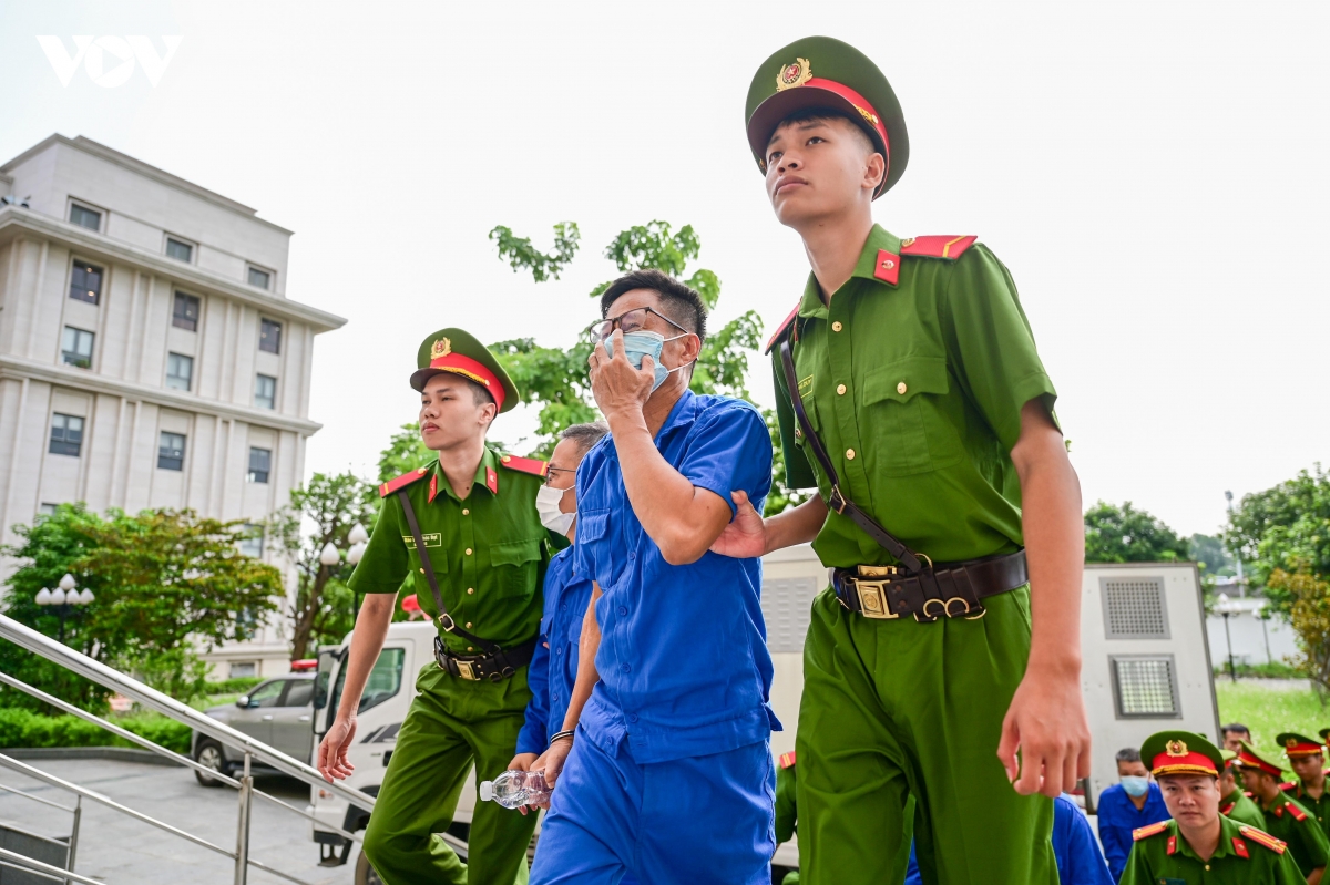 cuu-thu-truong-6.jpg