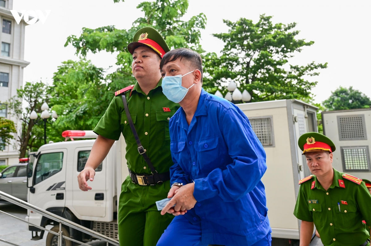 cuu-thu-truong-7.jpg