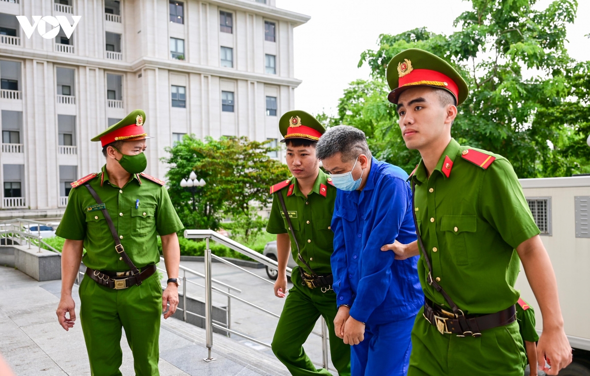 cuu-thu-truong-8.jpg