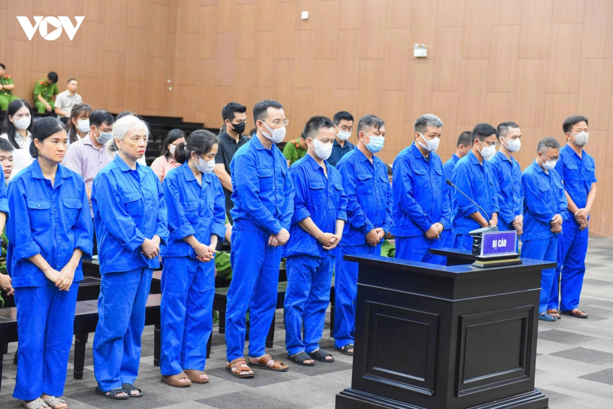 cuu-thu-truong-nguyen-ba-hoan-2.jpg