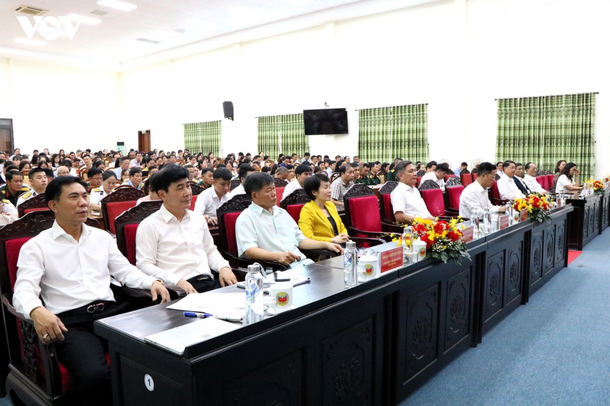 dai-bieu-tham-du-hoi-nghi_1.jpg