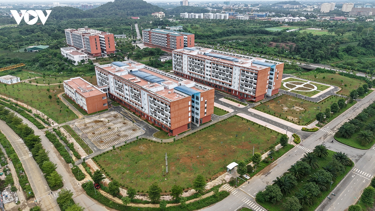 dai-hoc-cong-nghe-3.jpg