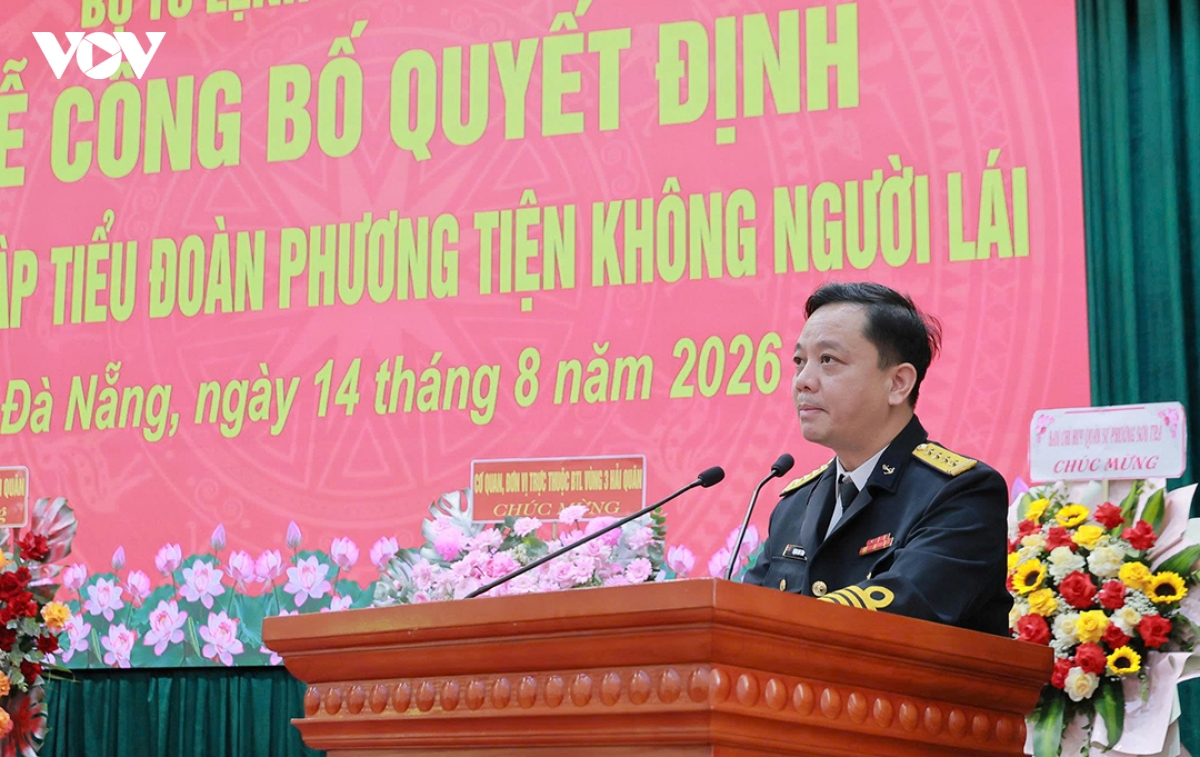 dai-ta-pham-anh-tuan-tu-lenh-vung-3-hai-quan-phat-bieu-tai-buoi-le.jpg