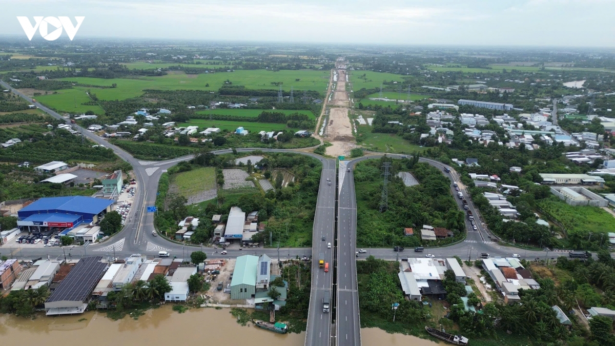 dukhu_vuc_trien_khai_du_an_cai_tao_nut_giao_an_binh_20260809101144.jpg