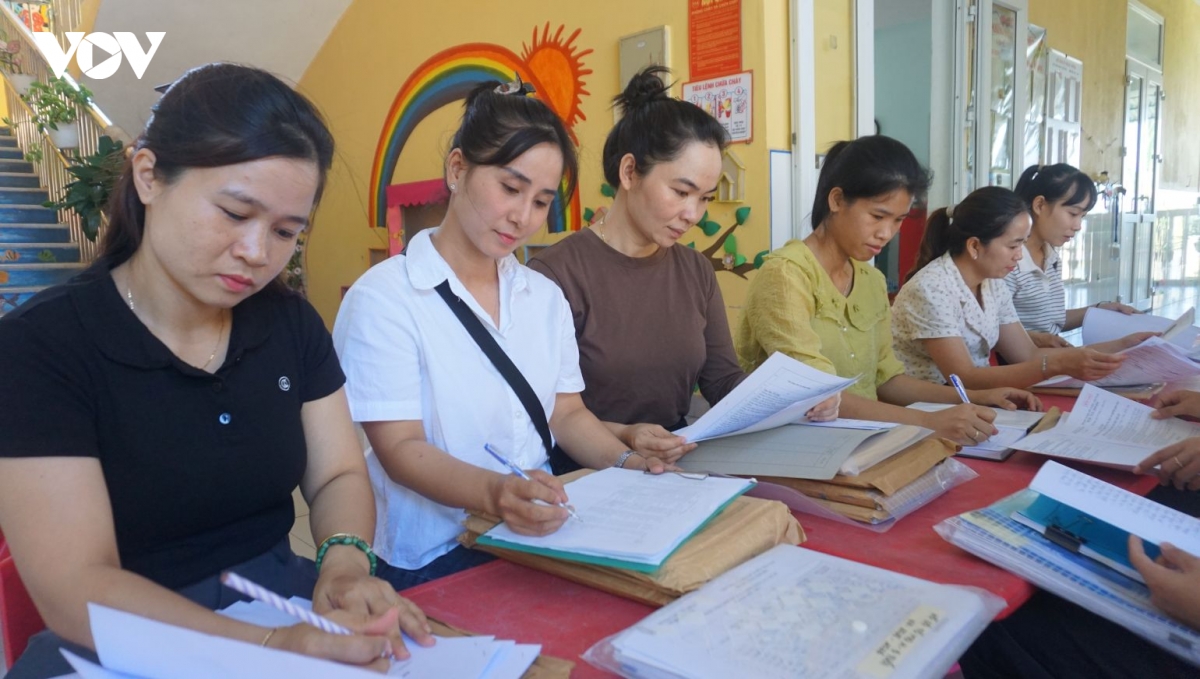 giao-vien-truong-mam-non-phu-thuan-phuong-thuan-an-thanh-pho-hue.jpg