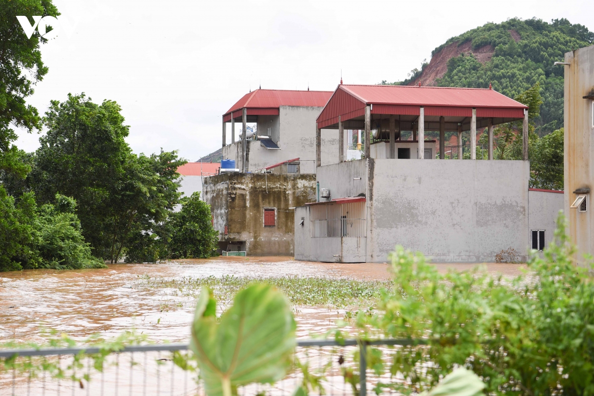 hang-nghin-ho-dan-bac-ninh-di-doi-mua-lu-15.jpg