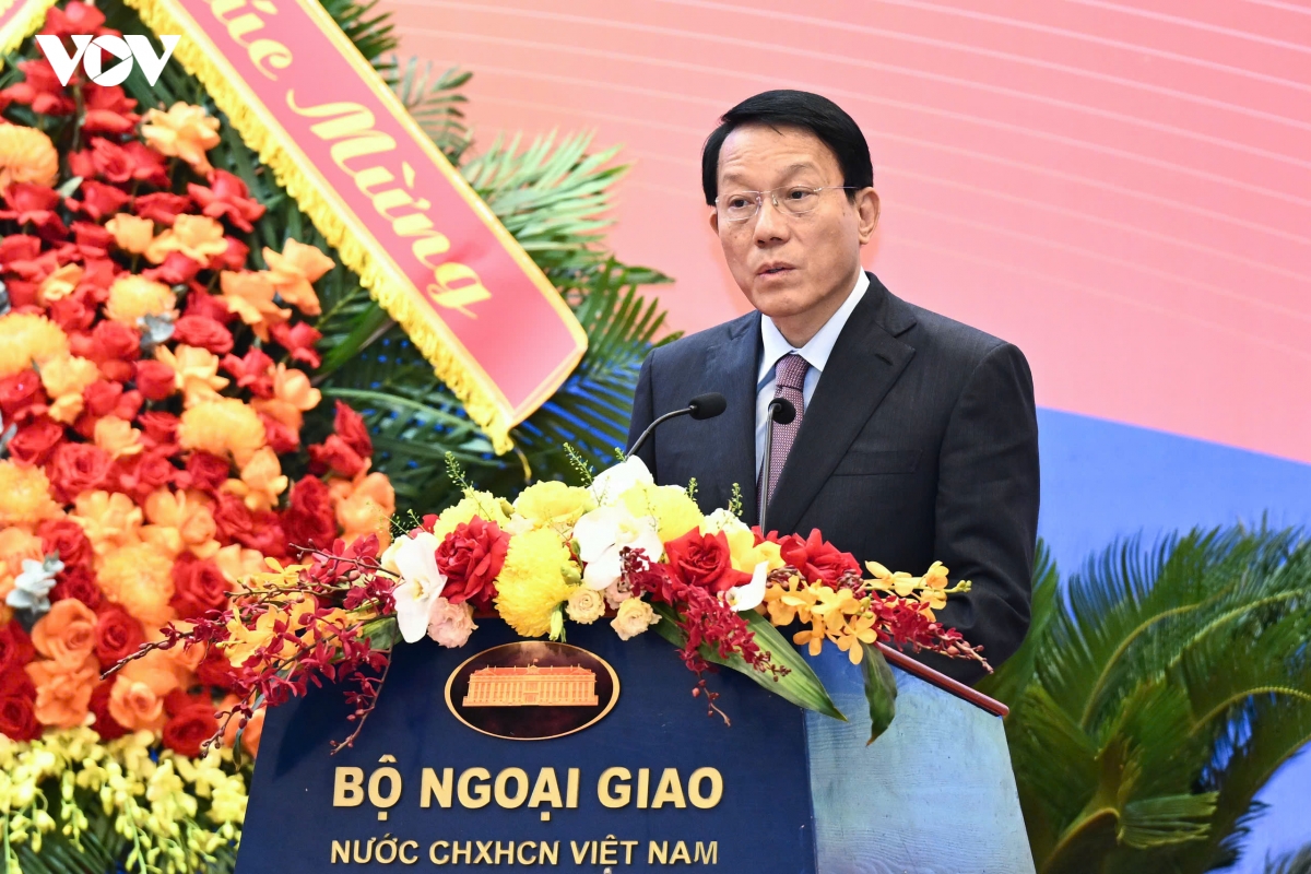hoi-nghi-ngoai-giao-vov-2.jpg