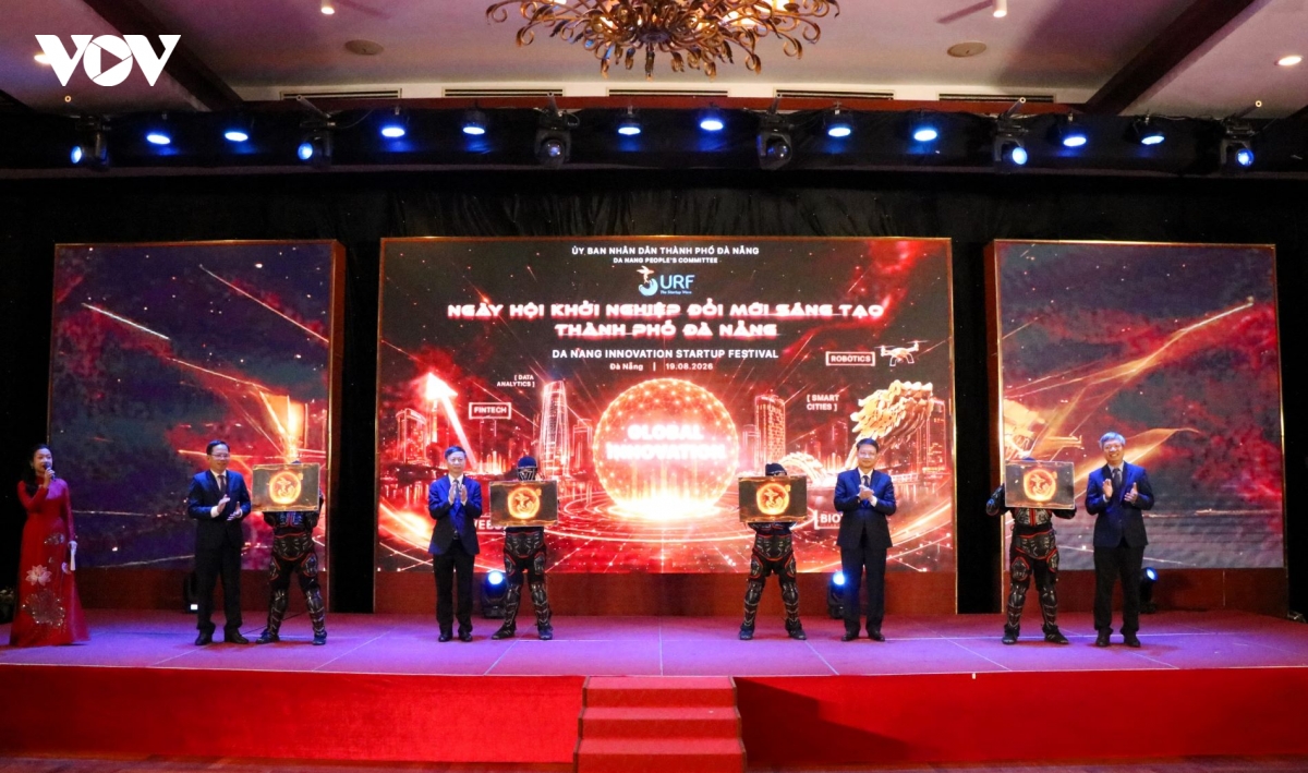 khai-mac-ngay-hoi-khoi-nghiep-doi-moi-sang-tao-thanh-pho-da-nang-surf-2026.jpg