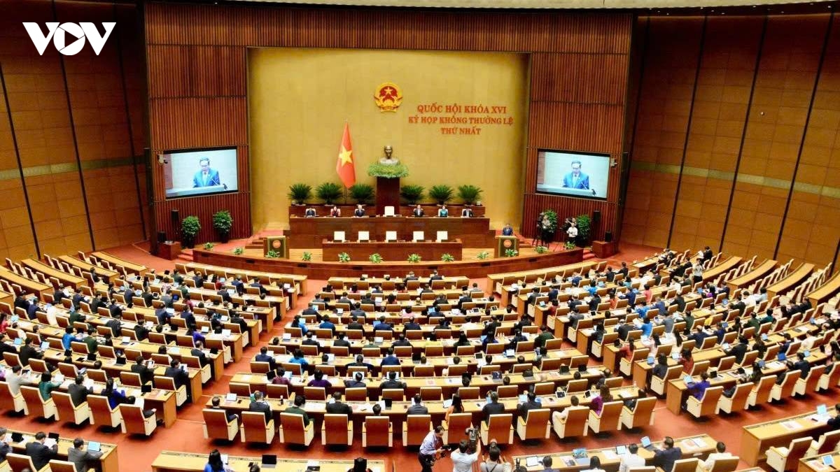 ky-hop-khong-thuong-le-lan-thu-nhat.jpg