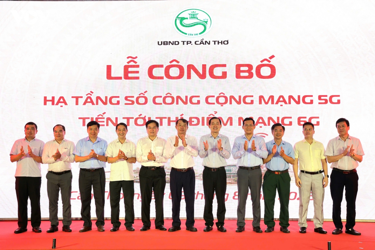 le-cong-bo-ha-tang-so-cong-cong-mang-5g-tien-toi-thi-diem-mang-6g-tren-dia-ban-thanh-pho.jpg