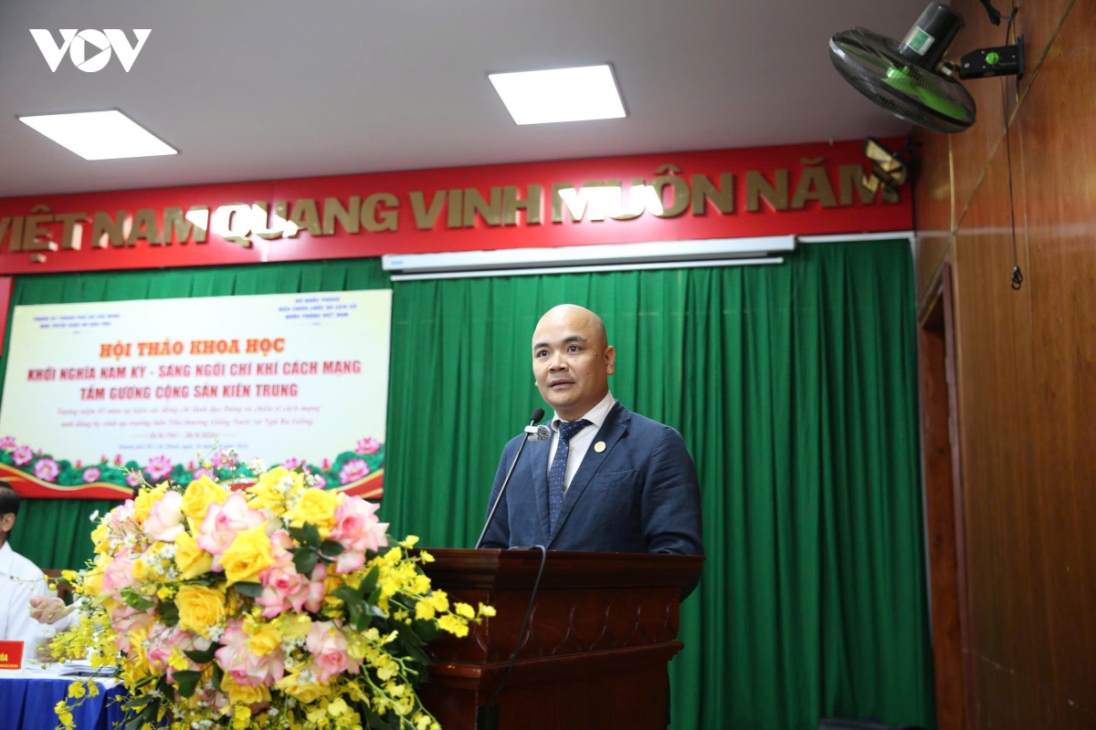 ong-ha-huy-thanh-nguoi-nha-co-tong-bi-thu-ha-huy-tap-tham-luan-tai-hoi-thao.jpg