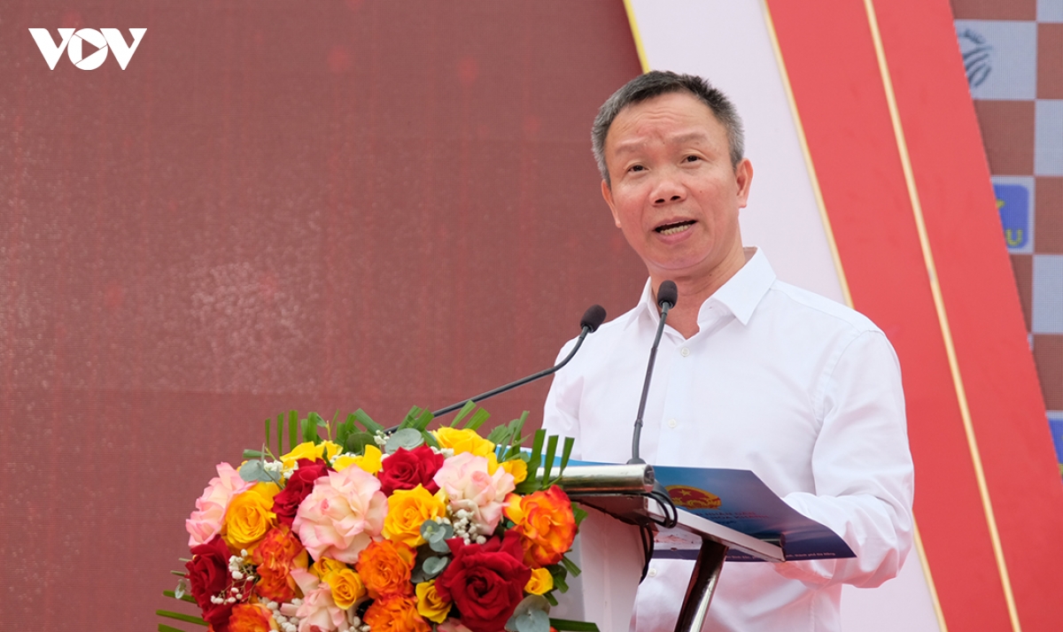 ong-huynh-anh-vu-chu-tich-ubnd-phuong-hoa-khanh.jpg