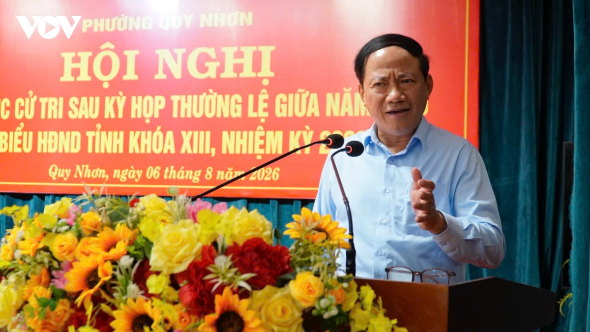 ong-pham-anh-tuan-tiep-xuc-cu-tri-quy-nhon-anh-2.jpg
