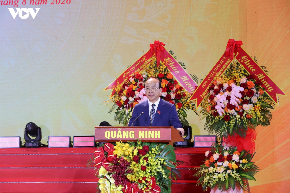 phan-chi-hieu-cong-bo-thanh-pho-quang-ninh.jpg