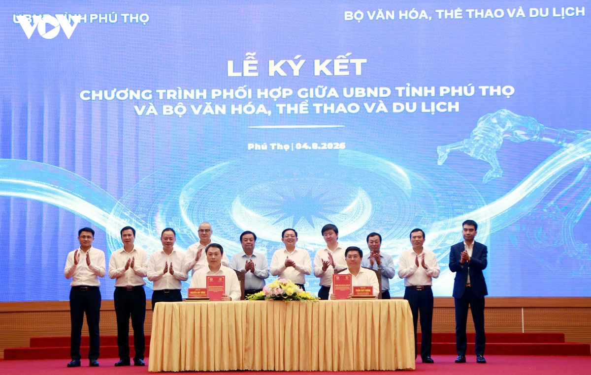 phu-tho-ki-ket-nhieu-thoa-thuan-hop-tac-quan-trong-voi-cac-bo-nganh_1.jpg