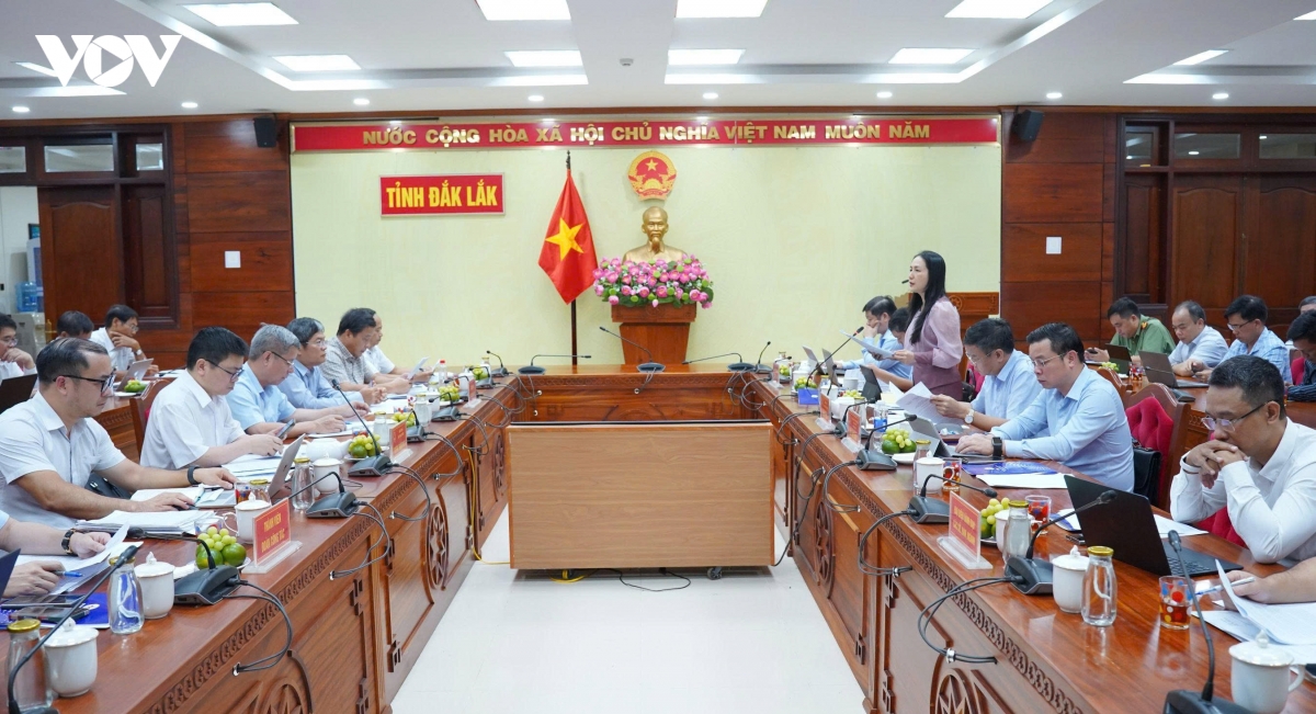 quang-canh-buoi-lam-viec-.jpg