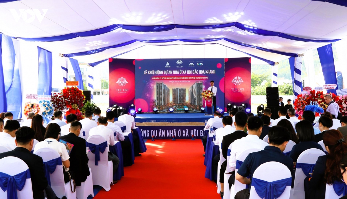 quang-canh-buoi-le.jpg