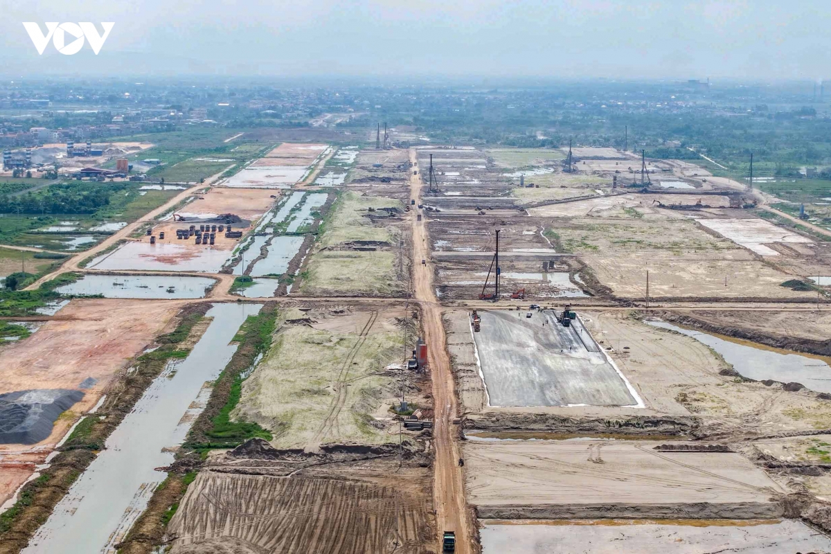 san-bay-gia-binh-3.jpg
