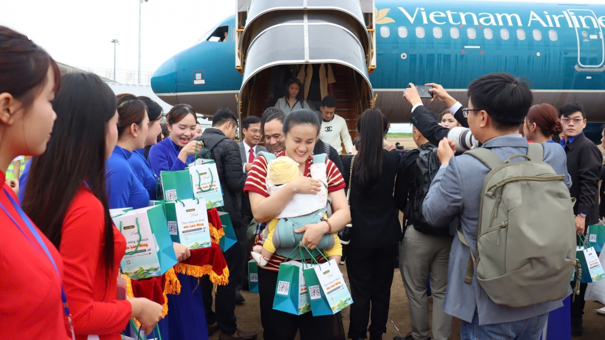 san-bay-lien-khuong-chinh-thuc-hoat-dong-tro-lai-5.jpg