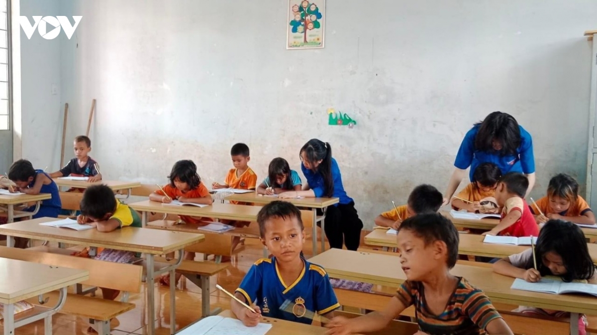 tang-sach-anh-1.jpg