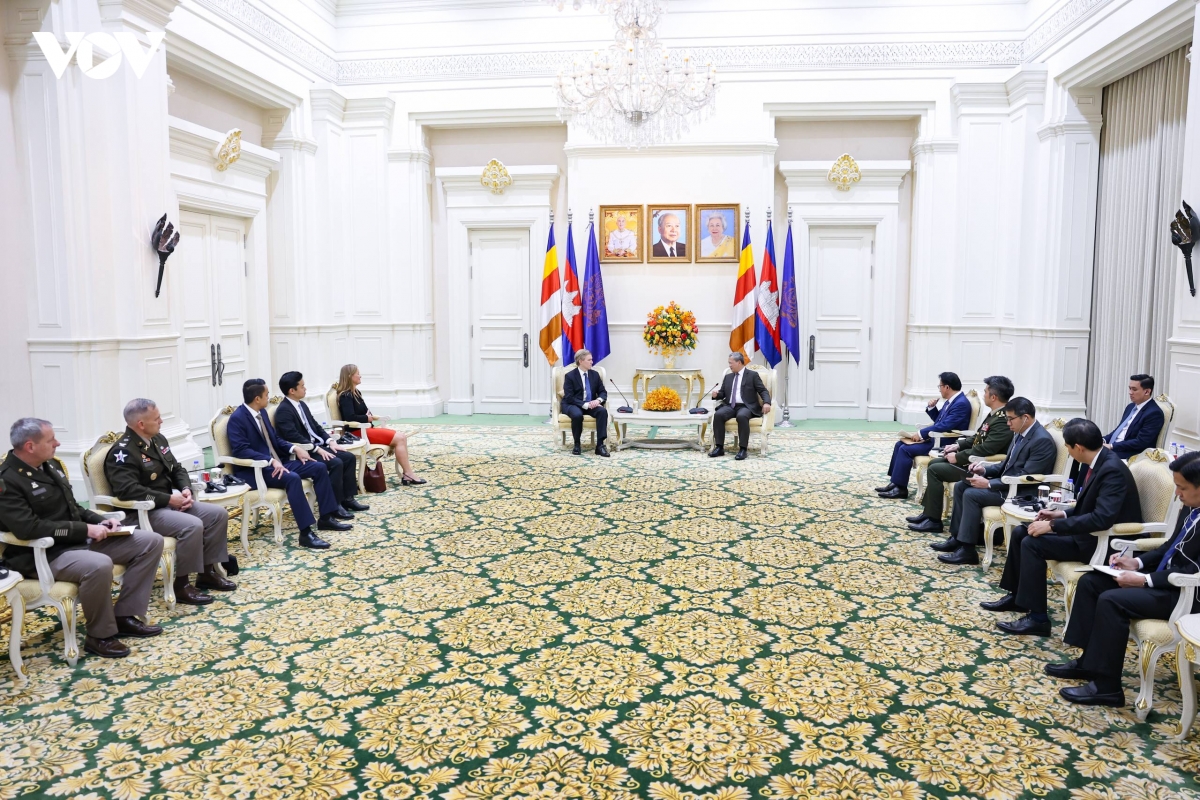 thu-tuong-campuchia-hun-manet-tiep-thu-truong-phu-trach-chinh-sach-bo-chien-tranh-my-elbridge-a.-colby-3.jpg