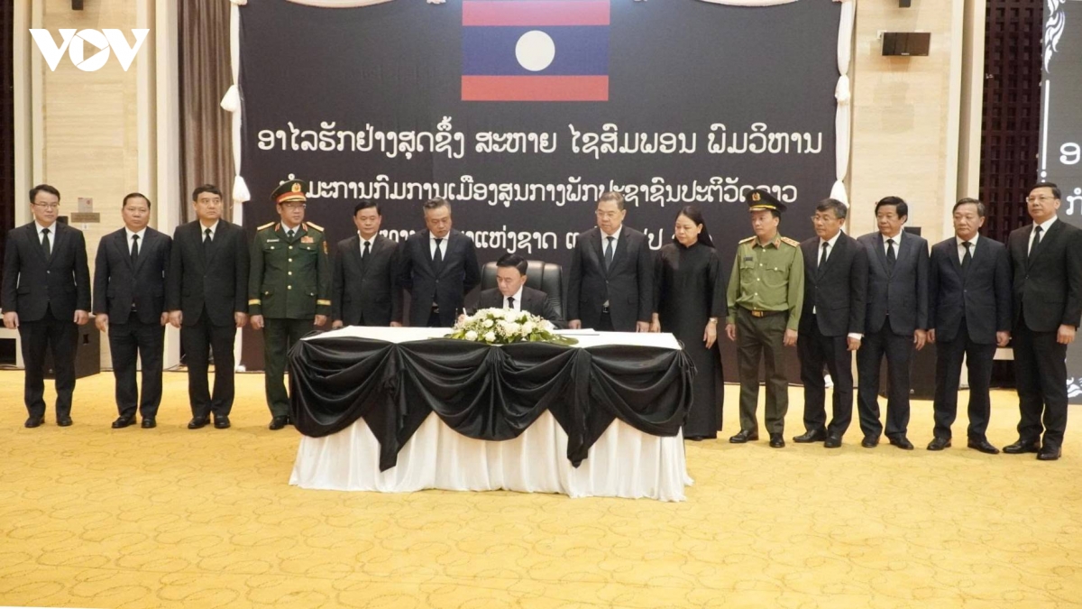 thuong-truc-ban-bi-thu-vieng-chu-tich-quoc-hoi-lao-2-1.jpg