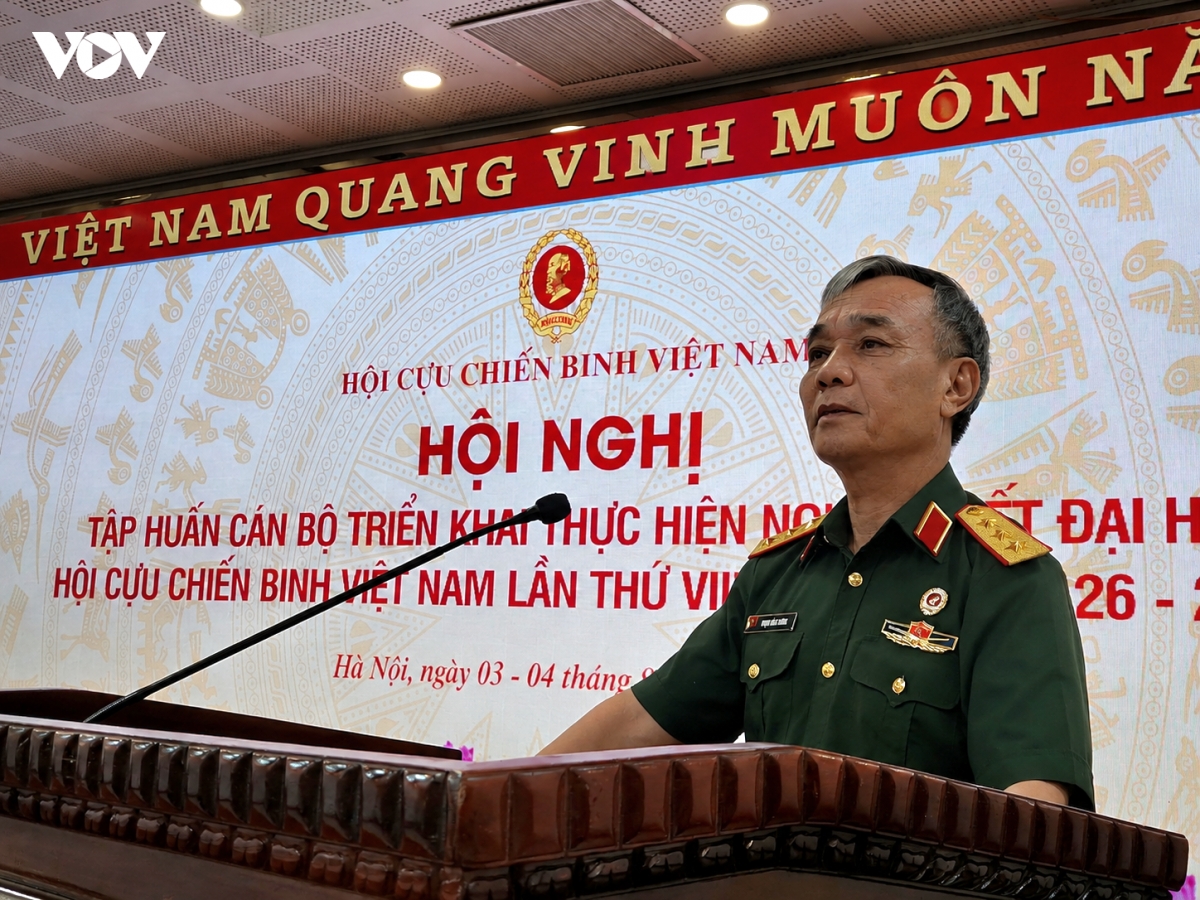 thuong-tuong-pham-hong-huong.png