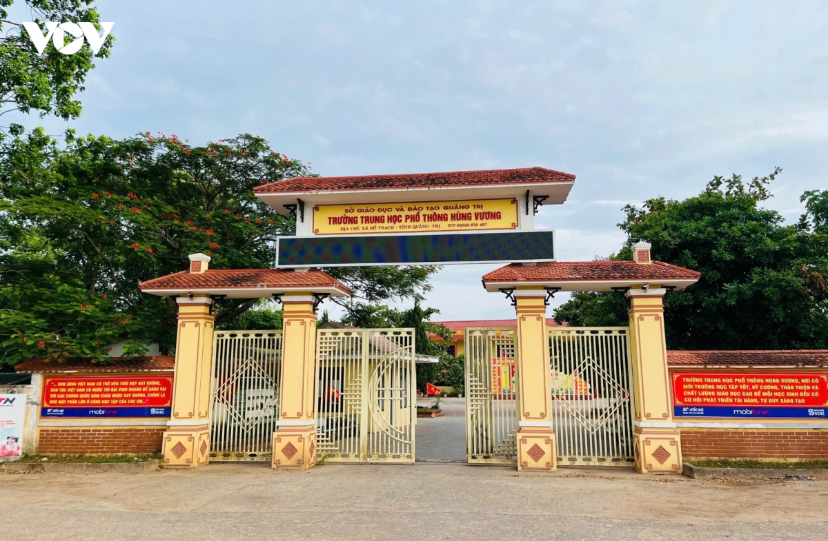 tinh-quang-tri-dang-khan-truong-sap-xep-co-so-giao-duc-cong-lap-bao-dam-giam-toi-thieu-50-dau-moi-truong-hoc.jpg