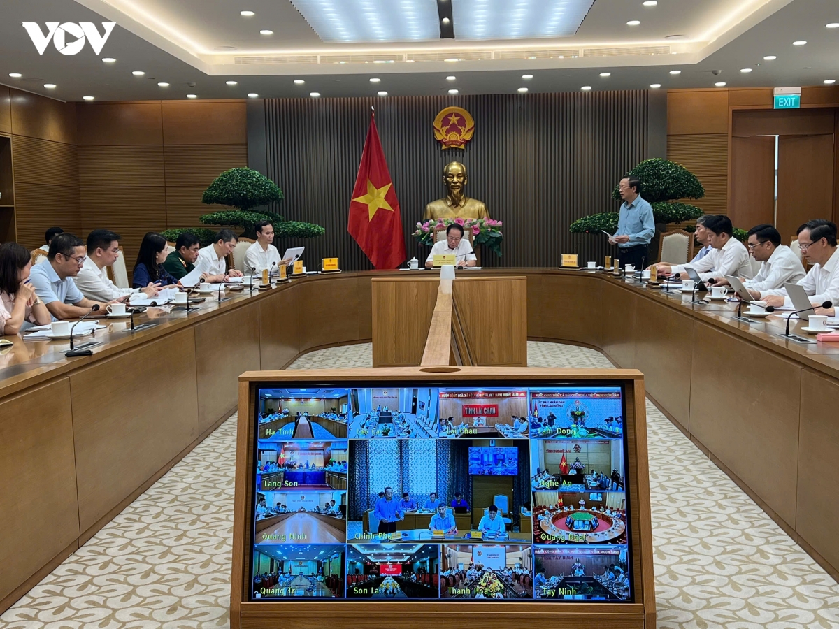 toan-canh-cuoc-hop-1.jpg
