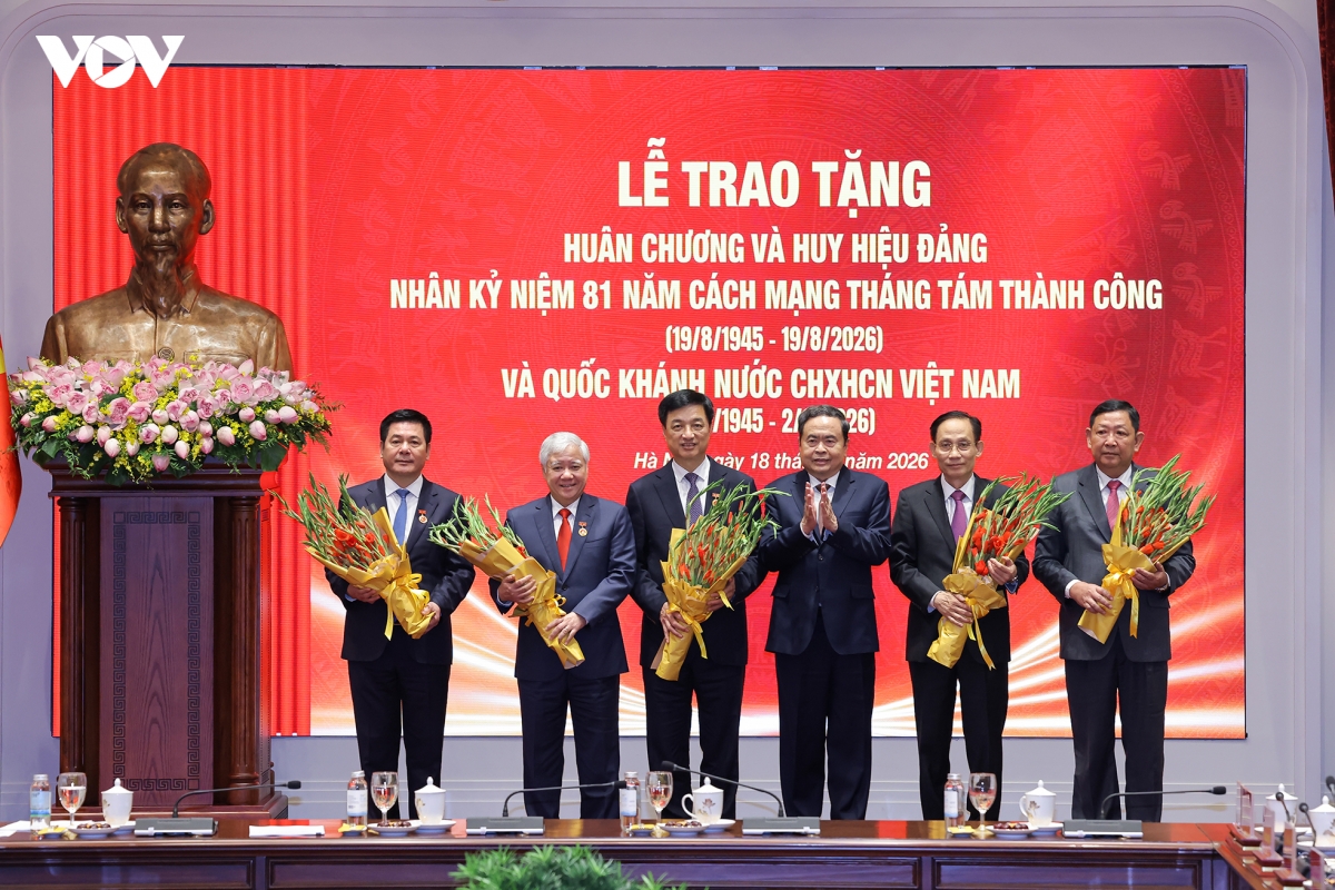 tong-bi-thu-chu-tich-nuoc-to-lam-gap-mat-nguyen-lanh-dao-10.jpg