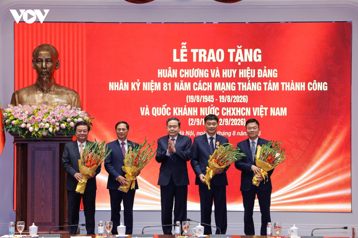 tong-bi-thu-chu-tich-nuoc-to-lam-gap-mat-nguyen-lanh-dao-11_0.jpg
