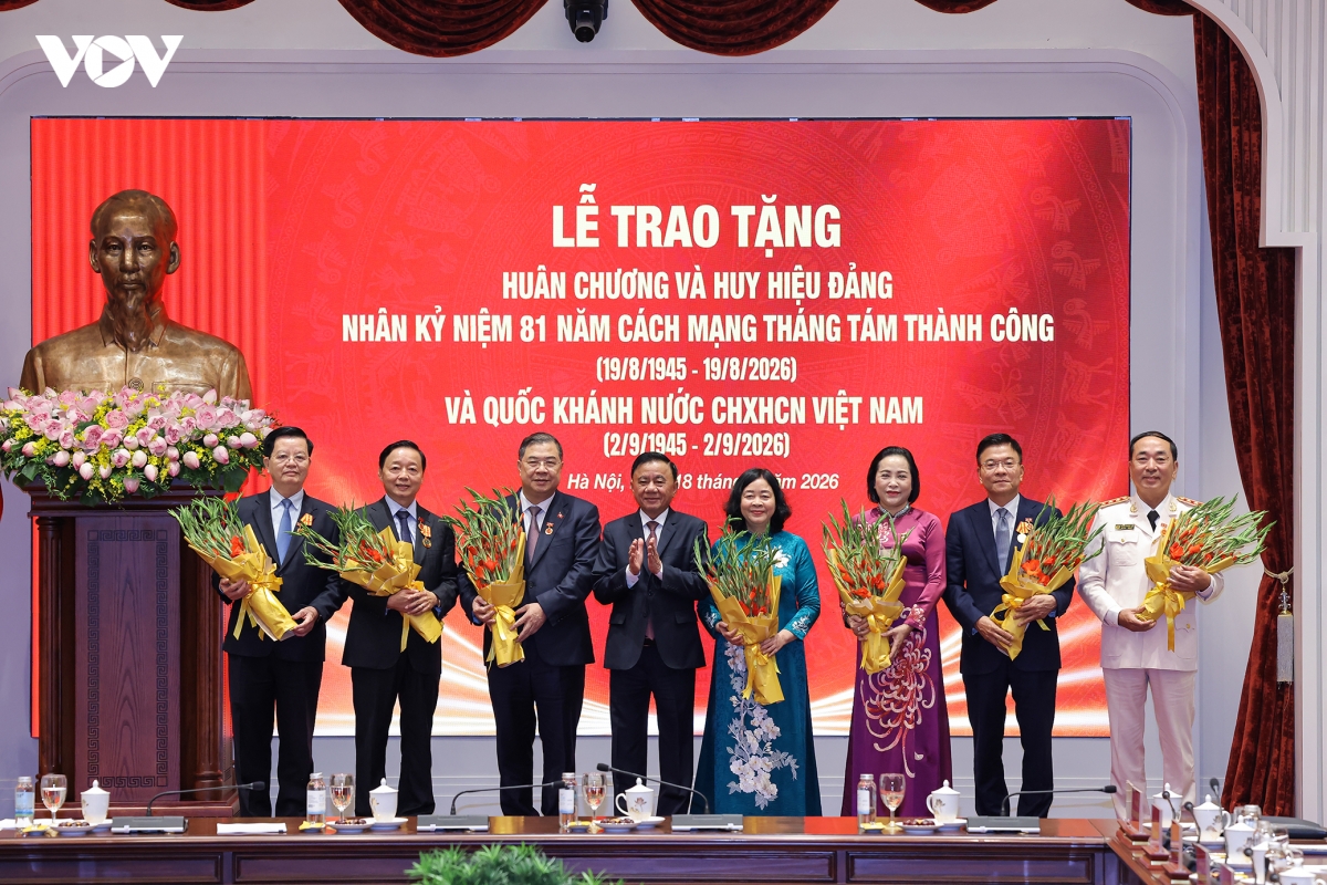tong-bi-thu-chu-tich-nuoc-to-lam-gap-mat-nguyen-lanh-dao-9.jpg