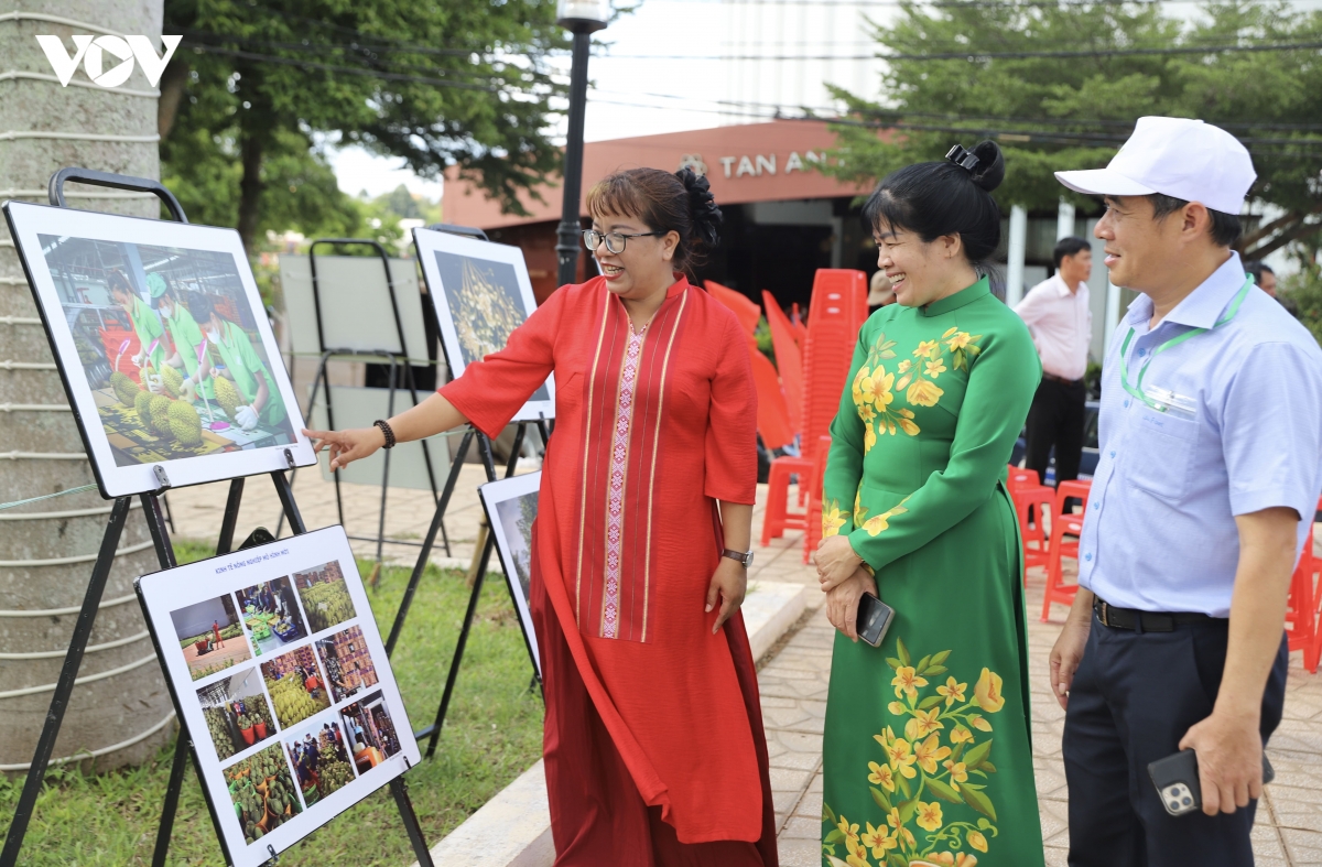 trien-lam-1.jpg