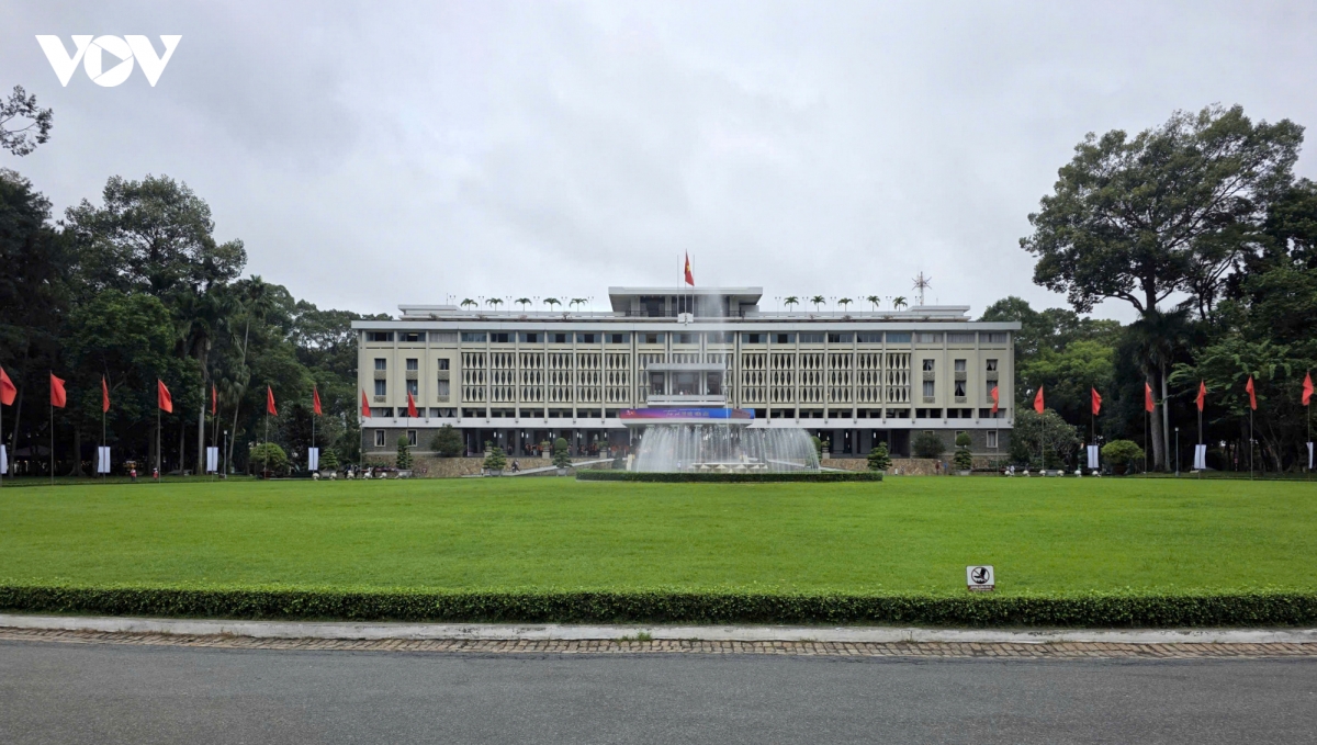 tro-ve-thoi-khac-thieng-lieng-tai-dinh-doc-lap-001.jpg