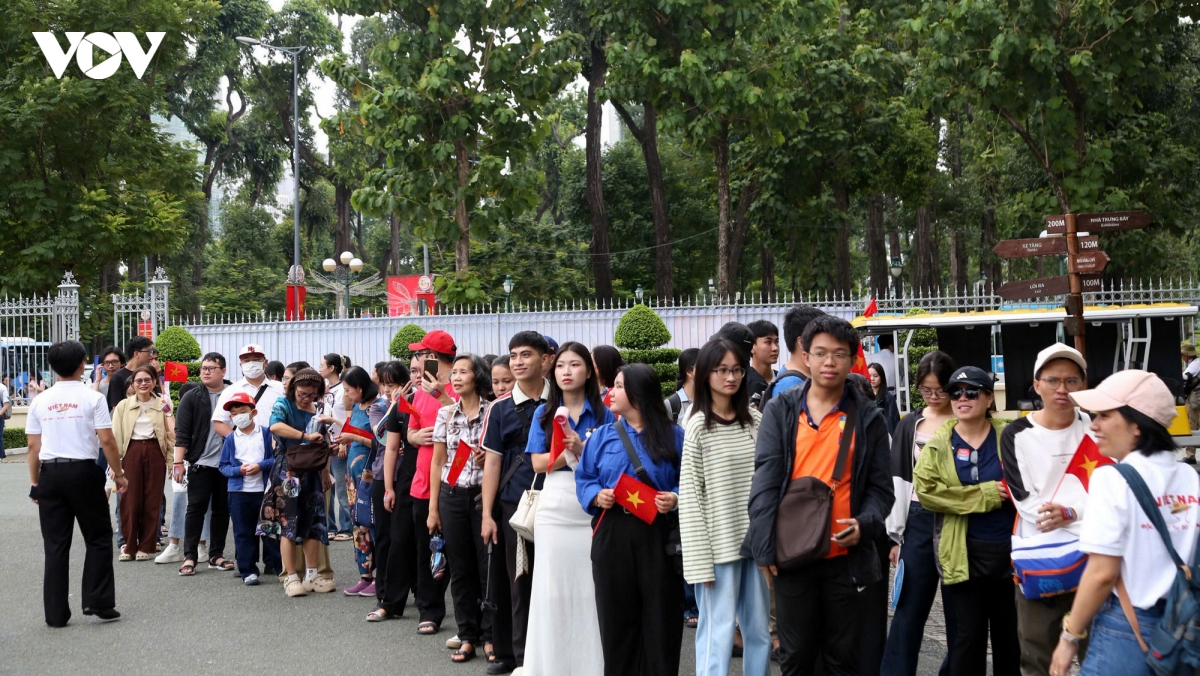 tro-ve-thoi-khac-thieng-lieng-tai-dinh-doc-lap-2.jpg