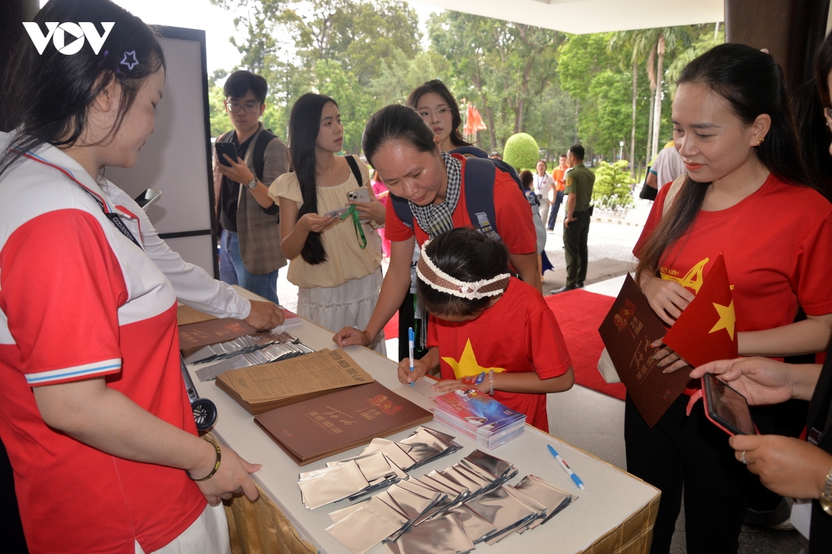 tro-ve-thoi-khac-thieng-lieng-tai-dinh-doc-lap-4.jpg