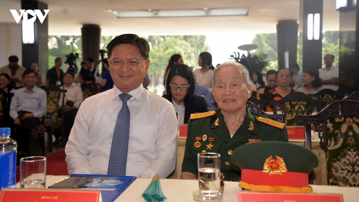 tro-ve-thoi-khac-thieng-lieng-tai-dinh-doc-lap-6.jpg